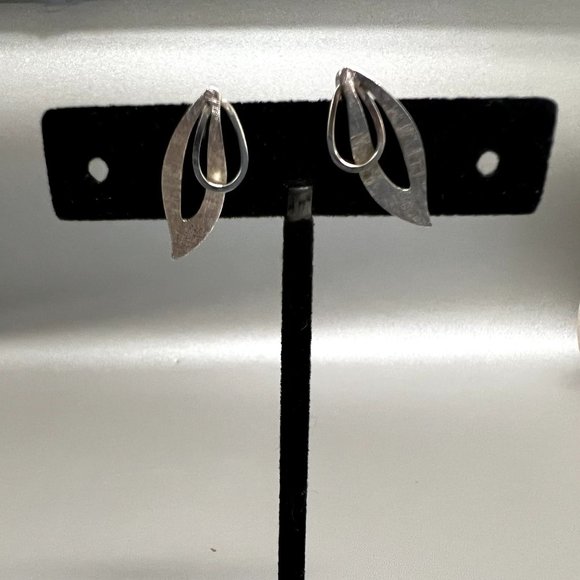 Van Dell Vintage Textured Sterling Silver Screw Back Earring EUC - Picture 12 of 12